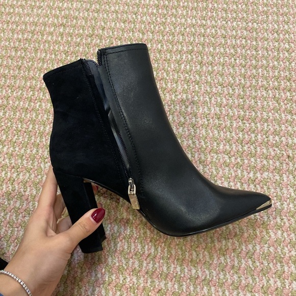 Heeled booties - Picture 6 of 7